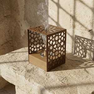 Quemador de Incienso Metálico con Diseño Geométrico Recortado, Aromaterapia Mabkhara para Uso en Interiores y Exteriores - Product Image 1