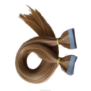 Besoin d'une longueur rapide ? Nos extensions de cheveux à bandes adhésives s'intègrent parfaitement, restent bien fixées et sont confortables toute la semaine. - Product Image 3