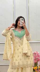 Tenue de mariage indienne/pakistanaise, dernière collection, haut en soie Chinon avec broderie à sequins, pantalon palazzo et dupatta, tenue de soirée élégante - Product Image 3