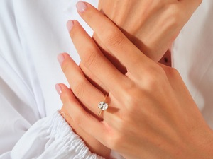 Bague pour femme en or massif 10 carats avec diamant de laboratoire certifié IGI, taille ovale 1,50 carat, clarté VS1, couleur F, meilleur cadeau pour elle - Product Image 4