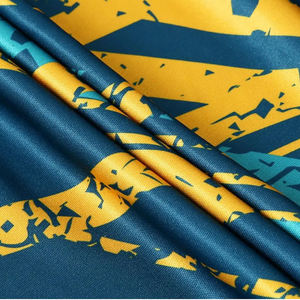 Uniforme de Fútbol Personalizado de Calidad Internacional, Conjunto Profesional para Equipo de Fútbol, Impresión por Transferencia de Calor, Transpirable, 100% Tallas Grandes - Product Image 5