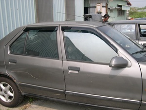 Lujo R19 Ventana Deflector Parasol Viento & Bug Parabrisas Viseras - Product Image 3