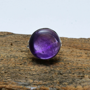 Bague pour femme en argent 925 faite à la main avec améthyste taille ronde et pierres précieuses, bijou raffiné pour mariage ou usage quotidien pour elle - Product Image 4