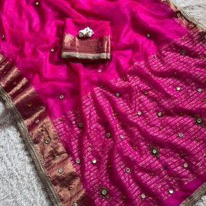 Sari Ghungroo de Seda Suave de Moda con Palu Khatali con Espejos Auténticos Hechos a Mano y Blusa Ghungroo a Juego - Product Image 1