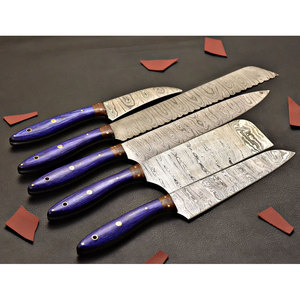 Ensemble de couteaux de cuisine en acier Damas, parfait pour le travail en cuisine, avec une finition artisanale soignée et un contrôle facile. - Product Image 2