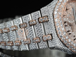 Montre Hip Hop en acier inoxydable avec diamants Moissanite, fabrication haut de gamme pour hommes, montre-bracelet de luxe disponible à la vente - Product Image 4