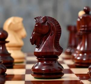 Échecs de luxe Dubrovnik 1950 Version 3.0, Roi en bois de rose et buis naturel, 3,75 pouces, au meilleur prix - Product Image 1