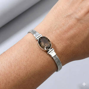 Bracelet à maillons bohèmes fait main en argent plaqué 925 Samrat Jewels pour femme, avec quartz fumé ovale serti clos, ajustable, idéal comme cadeau - Product Image 1