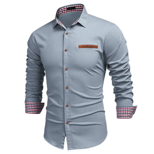 Chemise habillée bleu clair pour homme, coupe ajustée, avec poignets et col à carreaux, manches longues, style smart casual, tissu popeline. - Product Image 1