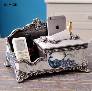 Boîte à mouchoirs carrée en filigrane métallique plaqué or exquis avec pieds en cristal pour une décoration intérieure coordonnée, disponible au prix de gros - Product Image 4