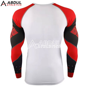 เสื้อคอมเพรสชั่นที่ทนทานสำหรับออกกำลังกายและฝึกซ้อม พร้อมคุณสมบัติควบคุมความชื้นและสวมใส่สบายสำหรับไลฟ์สไตล์แอคทีฟ - Product Image 2