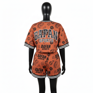 ชุดเซ็ตเสื้อครอปและกางเกงขาสั้นผ้าคอตตอนผสมสำหรับผู้หญิง พิมพ์ลายทั่วตัว พร้อมโลโก้สั่งทำ สไตล์สตรีทแวร์ ชุดเสื้อครอปและกางเกงขาสั้นผ้าฝ้าย 100% - Product Image 2