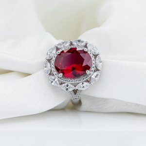 Bague Cocktail Femme en Argent Sterling 925 avec Rubis, Taille Ronde Brillante, Sertissage Halo Pavé, Style Fleur Classique, Bijoux Fins - Product Image 1
