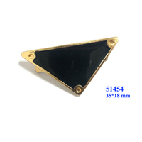 Accessoires de maroquinerie personnalisés en alliage de zinc en forme de triangle pour baskets