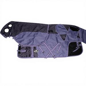 ALFOMBRA DE CABALLO CON CAPOTA Y COLA HECHA EN 600 1200DNR RIBSTOP TELA IMPERMEABLE TRANSPIRABLE DENTRO POLYLFILL CON TAFTA - Product Image 1