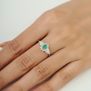 Beautiful Vintage Inspired 925 Sterling <b>Silver</b> 100% Genuine <b>Emerald</b> & Diamond Cluster <b>Ring</b> For Women's Party Wear - Product Image 2