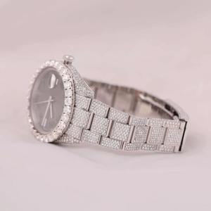 Reloj de Moda con Diamantes de Laboratorio VVS Moissanite, Relojes Elegantes Hechos a Mano para Hombre, Disponibles en Stock desde India - Product Image 1