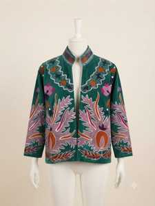 Blouson court vintage ethnique pour femme en velours brodé tissé à la main, motif floral, vêtements d'extérieur automne-hiver, Rajasthan - Product Image 4