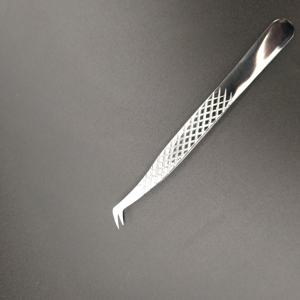 แหนบแต่งหน้าแบรนด์คุณภาพสูง รุ่น 183 สำหรับต่อขนตาและตกแต่งคิ้ว - Product Image 1