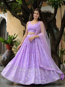 Ensemble lehenga en mousseline de soie brodée violette avec haut court et dupatta pour tenue de soirée - Product Image 6