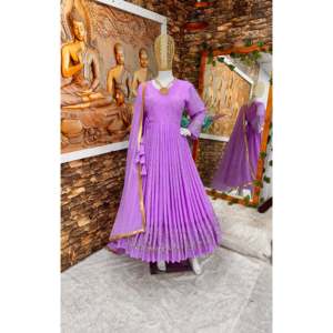 Belle robe de soirée Anarkali avec pendentif et Dupatta - Product Image 1