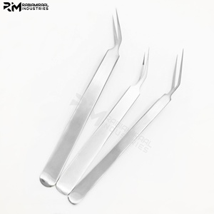 Pince à épiler RMI Silver Precision à pointe large à 45 degrés, antistatique, en acier inoxydable, pour extensions de cils, couleur bleue avec revêtement en poudre - Product Image 2