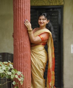Traditional Indian Silk Saree Yellow With Red Border Women's <b>Floor</b> Length Casual Wear Regular All Seasons Style 85210 TWT 1097 - Product Image 4