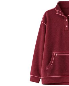 Sweat-shirt personnalisé épais pour femme, couleur bordeaux, en polaire oversize, avec col à boutons-pression et poche kangourou, surpiqûres contrastées - Product Image 3