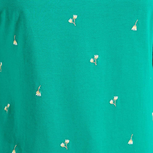 เสื้อยืดปักลายผู้หญิง ผู้ผลิต OEM ทรงลำลอง ผ้าฝ้าย พร้อมลายปัก สำหรับขายปลีก - Product Image 5