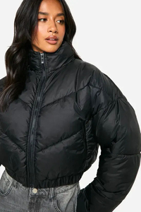 Dernière collection : Doudoune matelassée noire personnalisée pour femme, coupe courte, col montant, style bouffant, en duvet, idéale pour l'hiver - Product Image 6