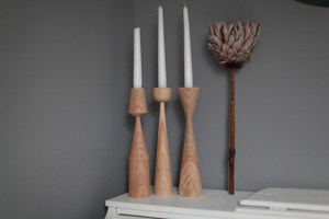Candelabro de Madera Artesanal Curio Craft con Diseño Cónico y Grabado, Juego de Decoración para el Hogar en Madera Natural - Product Image 3