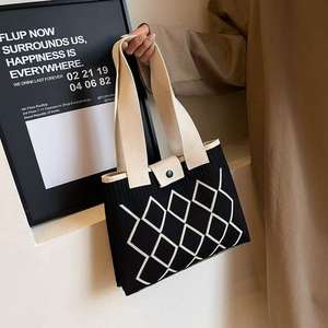 Nuevo Bolso de Hombro de Moda para Mujer con Estampado Animal de Ganchillo y Rejilla de Diamantes - Product Image 1