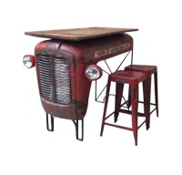 Meuble industriel vintage, table de bar en forme de tracteur, tracteur Massey Ferguson vintage transformé en table de bar design avec tabouret de bar