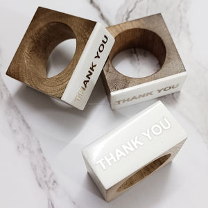 แหวนรองผ้าเช็ดปากไม้ลายเรขาคณิตสมัยใหม่ สีน้ำเงิน ดำ ขาว ตกแต่งด้วยลายฝังแบบเป็นมิตรกับสิ่งแวดล้อม ของตกแต่งโต๊ะสไตล์ร่วมสมัยสำหรับงานปาร์ตี้สุดเก๋ - Product Image 2