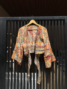 Blusa corta de seda al por mayor, hecha a mano, estilo kimono con cuello en V y lazo, ajuste holgado para primavera/verano - Product Image 2