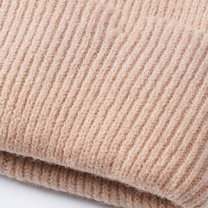 Bonnet en tricot personnalisé |   Vente en gros de bonnets d'hiver chauds |   Fabricant de bonnets unisexes tendance avec service d'expédition et de livraison - Product Image 6