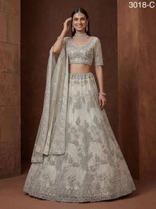 Collections de vêtements de mariée indiens en velours pour la mariée avec travail Zarkhan, modèle FZBELLA par Fabzone - Product Image 6