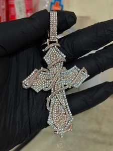 Colgante de cruz bicolor con diseño de filigrana, moissanita VVS, plata de ley 925, chapado en oro de 14K, certificado GRA, joyería hip hop - Product Image 2