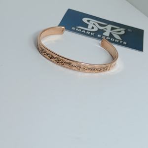 Brazalete de Cobre Sólido Grabado, Brazalete de Metal Artesanal, Kada de Cobre Ajustable, Joyería Tradicional Hecha a Mano, Ligera, Unisex - Product Image 5