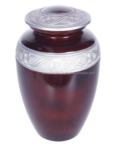 Urne de crémation en métal violet artisanal, souvent utilisée pour contenir les cendres d'une personne décédée. - Product Image 2