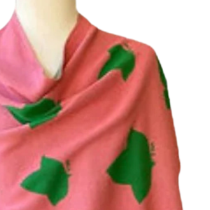 Chal tipo poncho AKA Ivy Leaf para mujer, bufanda de punto suave, elegante y ligera, en rosa y verde, para invierno. - Product Image 6