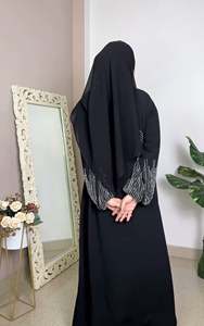 Vente en gros Dubaï : Magnifique Abaya Modeste Faite à la Main en Soie Satinée, Vêtement Traditionnel Islamique pour Femme, Légère, Respirante et Séchage Rapide - Product Image 2