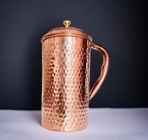 Ensemble de carafes en cuivre pour une esthétique de cuisine haut de gamme, service d'eau en métal avec verres, durable et réutilisable pour la cuisine et la salle à manger - Product Image 1