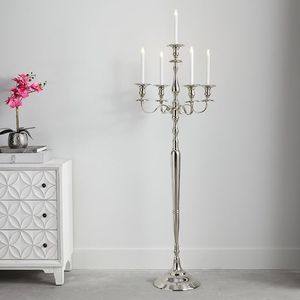 Candelabro Alto Plateado de Último Diseño, Centro de Mesa para Bodas con 5 Velas, Decoración, Portavelas Hecho a Mano en Venta - Product Image 1