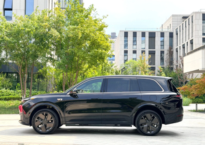 2025 Li Auto L9 Ultra Smart Refresh EREV SUV, 2660 km de kilométrage, 6 places, 1.5T AWD, Véhicules d'occasion en gros de fournisseur chinois - Product Image 2