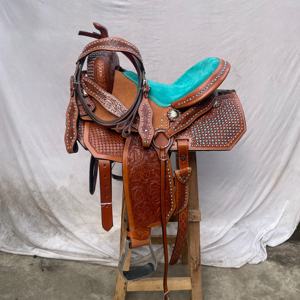 Ensemble de selle en cuir western avec décorations de barrel racing haut de gamme, en bois |   Quincaillerie en acier inoxydable façonnée à la main, couleur et taille personnalisables - Product Image 4