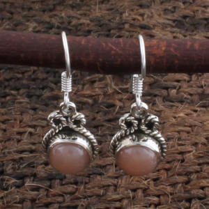 Pendientes de Plata de Ley 925 con Piedra Lunar de Melocotón Natural al por Mayor, Pendientes Colgantes de Gema para Mujer, Fabricante de Joyería Fina - Product Image 3