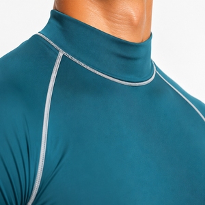 T-shirt de compression à col montant pour homme – Confort premium, séchage rapide, extensible, souple, mouvement fluide, design moderne - Product Image 5