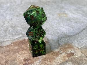 Jeu de dés en résine professionnel, dés polyédriques à bords tranchants pour jeux de table haut de gamme, dés de jeu personnalisés avec logo, vente en gros - Product Image 2