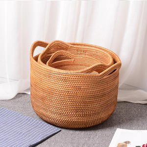Grand panier rond en rotin naturel pour le rangement de la salle de bain et la décoration de la maison, fabriqué à la main au Vietnam par des artisans locaux - Product Image 4